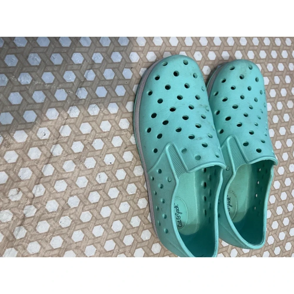 Kid/Youth size 3 Teal EVA Slip On Apparel Water Shoes Cat & Jack
